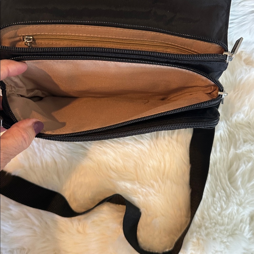 NWT Baggallini Black Bag Clever 3 Zip Crossbody - Picture 7 of 11